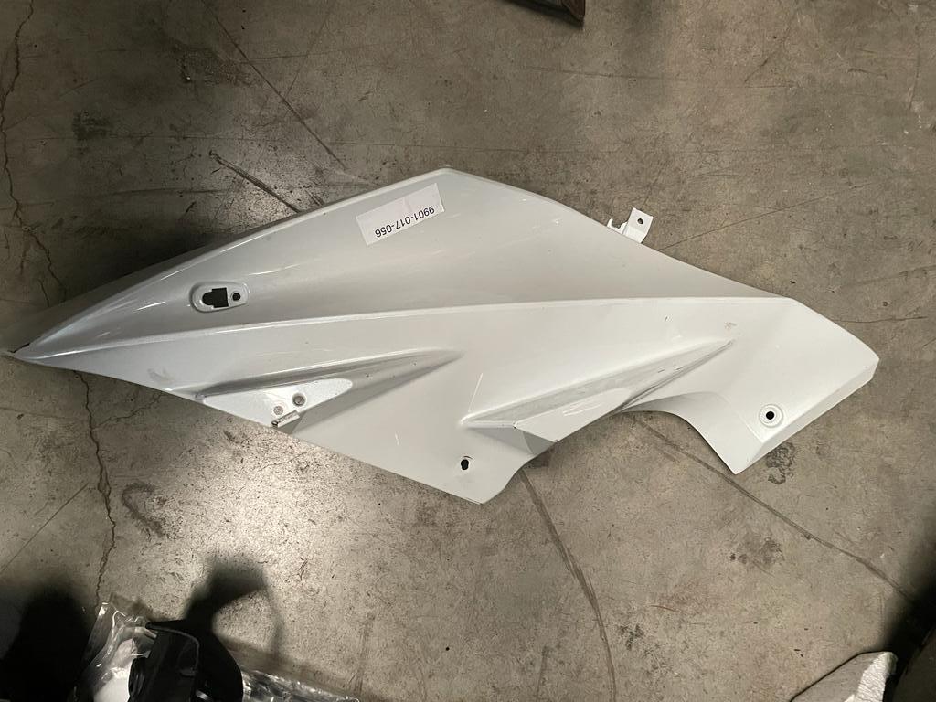 Carenado lateral izquierdo YZF R125 2008-2018