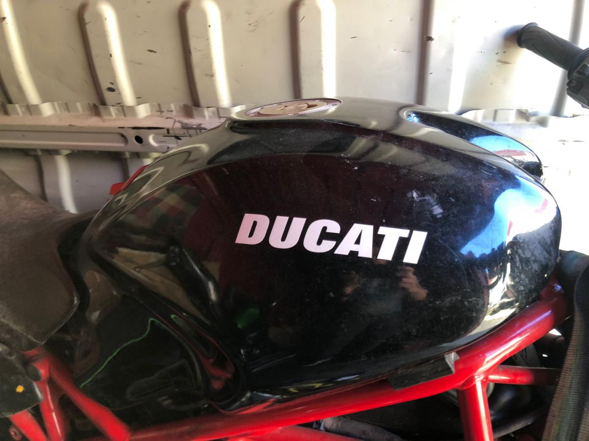 Depósito Ducati Monster 695