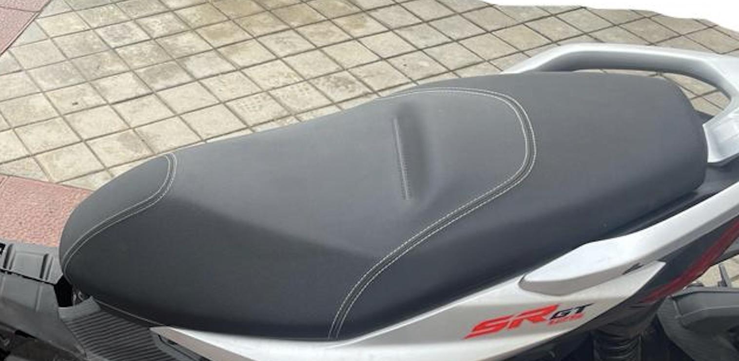 Asiento Aprilia SR GT 125 año 2022