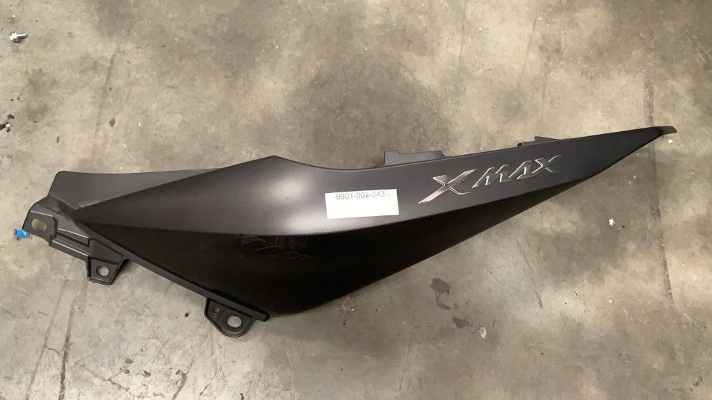 Colin izquierdo cacha negro XMax 125 2018-2021