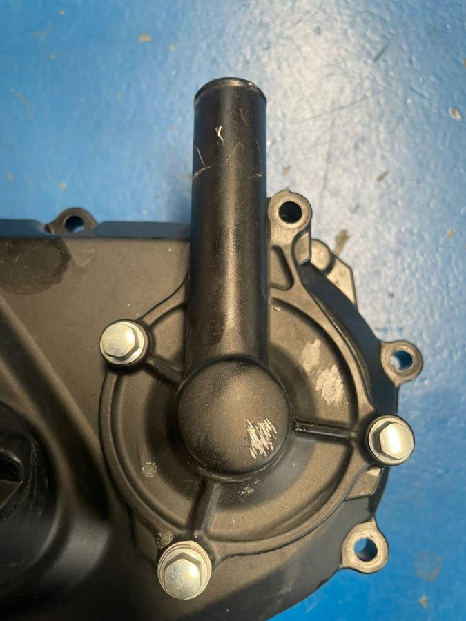 Tapa bomba agua MT 03 YZF R3 2022