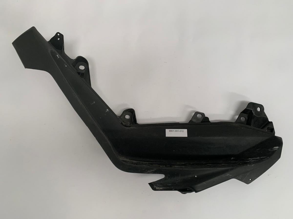 Suelo pisadera apoyapie izquierdo Yamaha NMax 125.